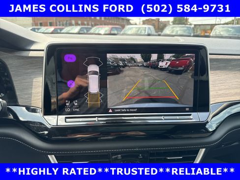 Used 2024 Volkswagen Atlas SEL AWD/4WD image 29