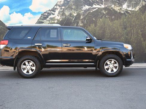 Used 2011 Toyota 4Runner SR5 w/ Premium Pkg w/Leather AWD/4WD image 2