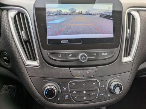 Used 2024 Chevrolet Malibu LT image 17