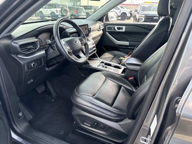 Used 2024 Ford Explorer XLT w/ Equipment Group 202A RWD image 23