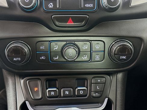 Used 2020 GMC Terrain SLT image 23