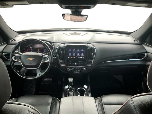 Used 2023 Chevrolet Traverse Premier FWD image 17