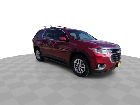 Used 2018 Chevrolet Traverse LT FWD image 2