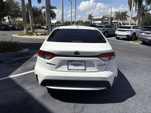 Used 2022 Toyota Corolla LE FWD image 7