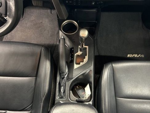 Used 2014 Toyota RAV4 Limited image 18