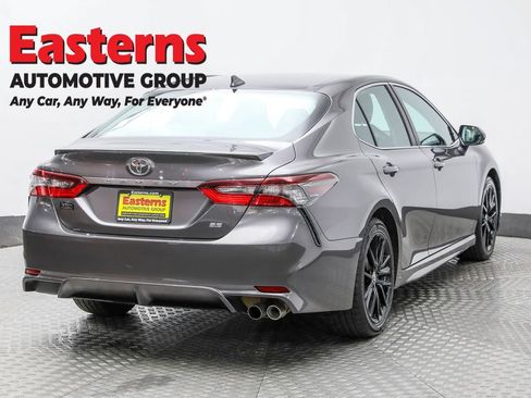 Used 2023 Toyota Camry SE image 5