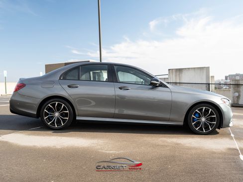 Used 2017 Mercedes-Benz E 300 4MATIC w/ Premium 2 Package image 8