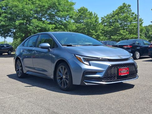 Certified 2026 Toyota Corolla SE FWD image 4