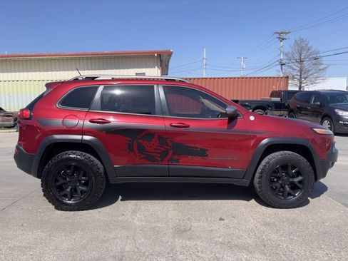 Used 2015 Jeep Cherokee Trailhawk w/ Cold Weather Group image 8