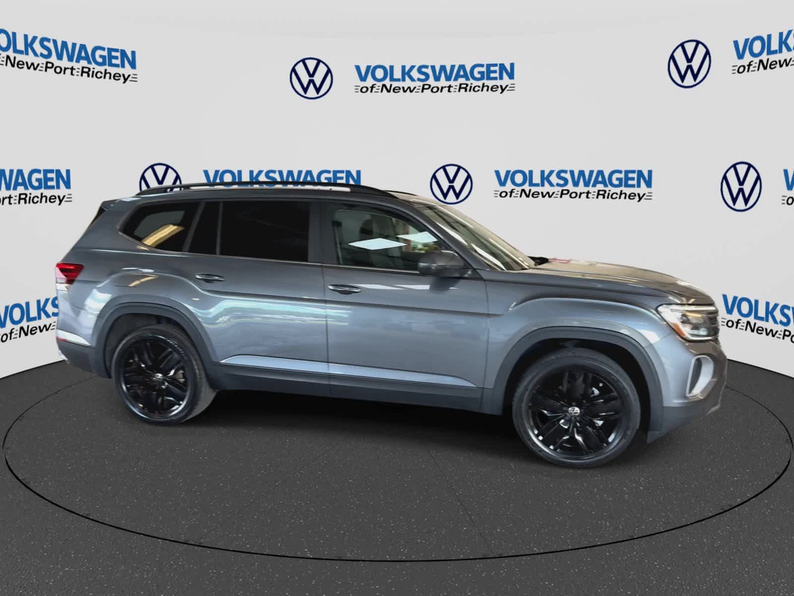 Used 2024 Volkswagen Atlas SE FWD image 9