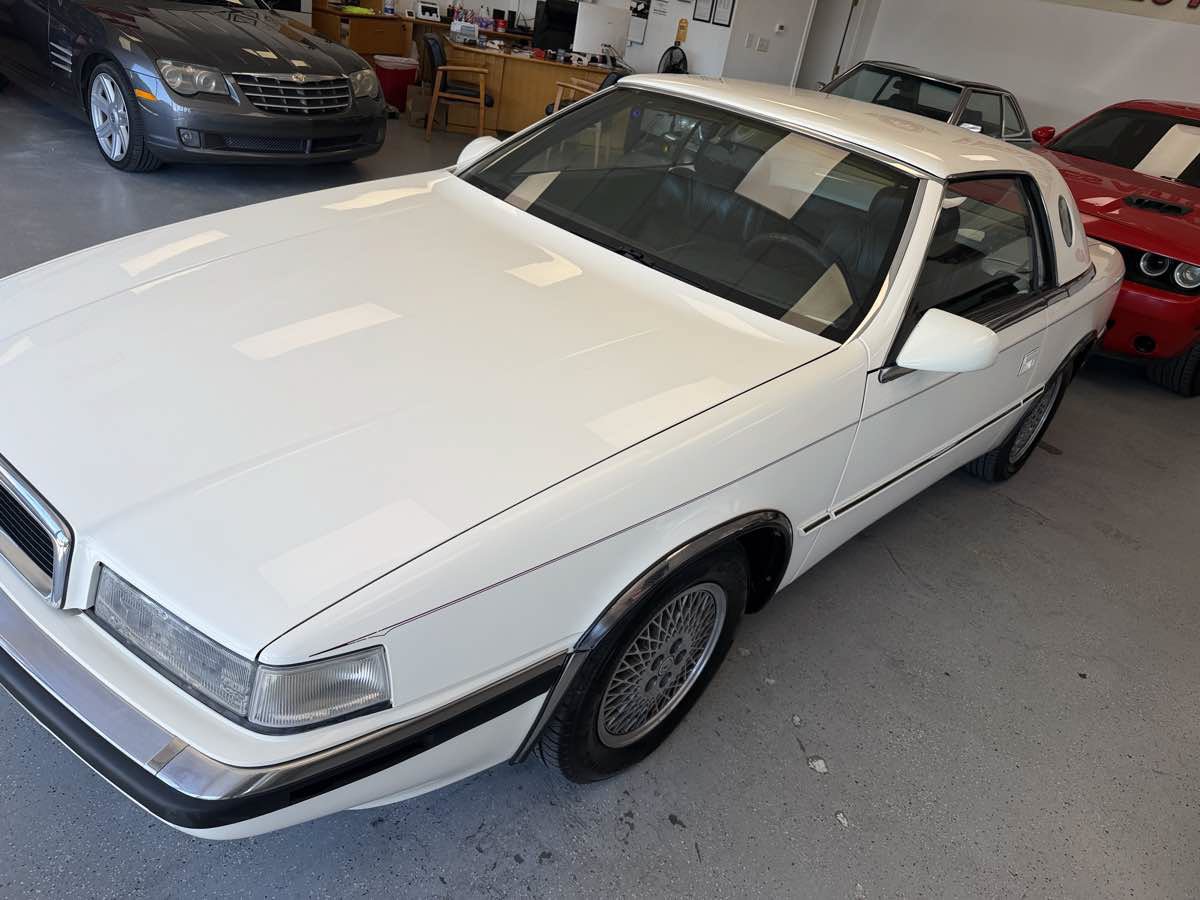 Used 1990 Chrysler TC by Maserati FWD image 3