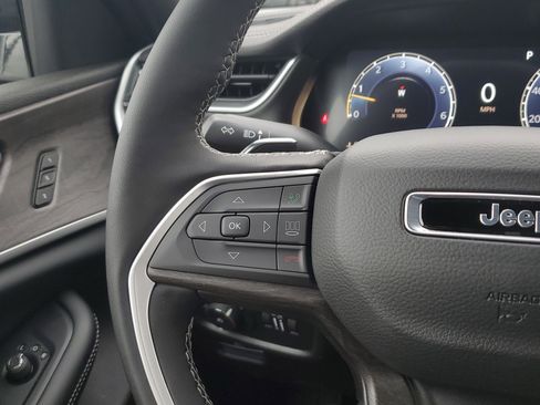 New 2025 Jeep Grand Cherokee L Limited w/ Black Appearance Package image 22