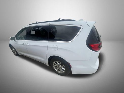 Used 2022 Chrysler Pacifica Touring-L FWD image 6