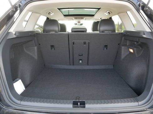 Certified 2023 Volkswagen Taos SE w/ Panoramic Sunroof Package AWD/4WD image 17