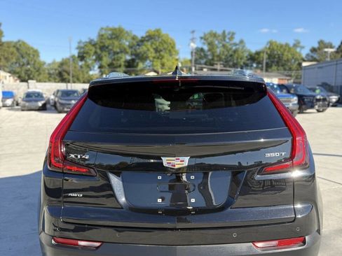 Used 2020 Cadillac XT4 Premium Luxury w/ Cold Weather Package AWD/4WD image 5
