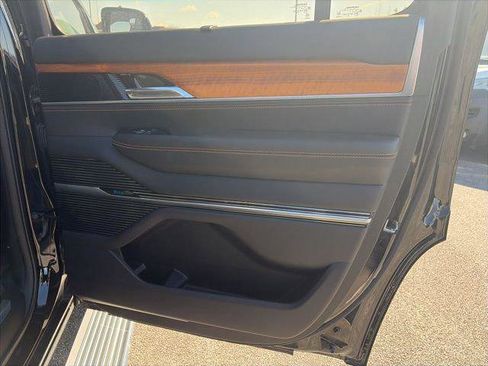 Certified 2022 Jeep Grand Wagoneer Series III AWD/4WD image 13