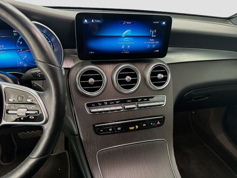 Used 2021 Mercedes-Benz GLC 300 4MATIC image 25