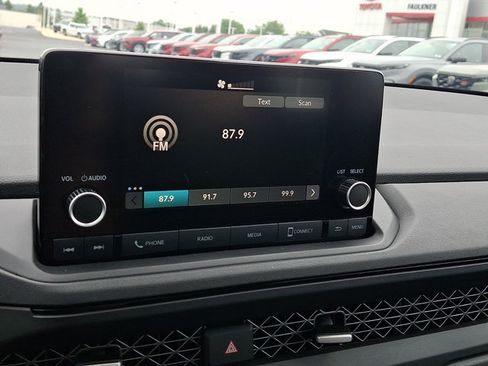 Used 2023 Honda Accord EX image 17
