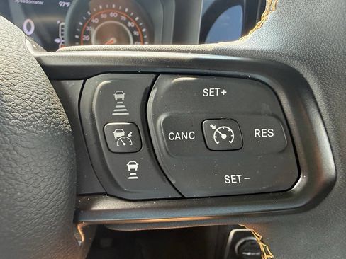 Used 2024 Jeep Gladiator Sport AWD/4WD image 19