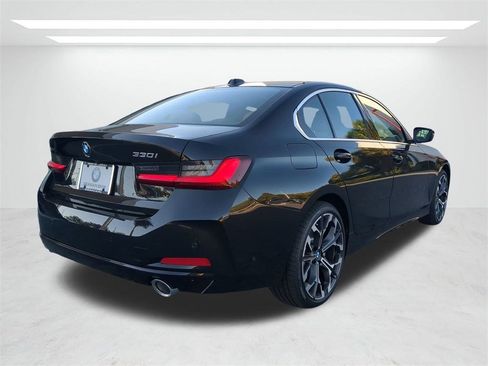 New 2025 BMW 330i xDrive Sedan w/ Premium Package image 4