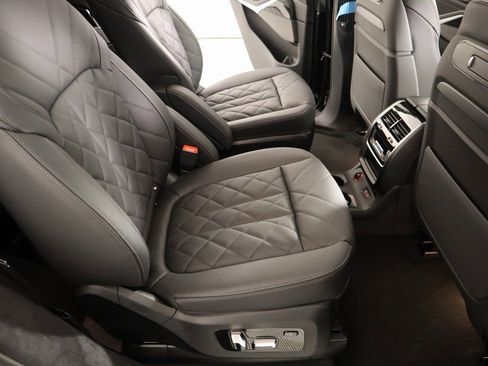 New 2026 BMW X7 xDrive40i w/ M Sport Package image 16