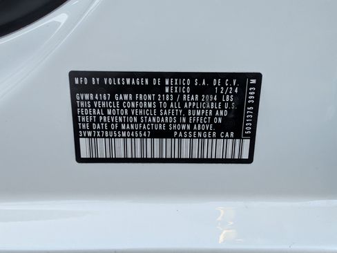 Used 2025 Volkswagen Jetta SE w/ Sunroof Package image 37