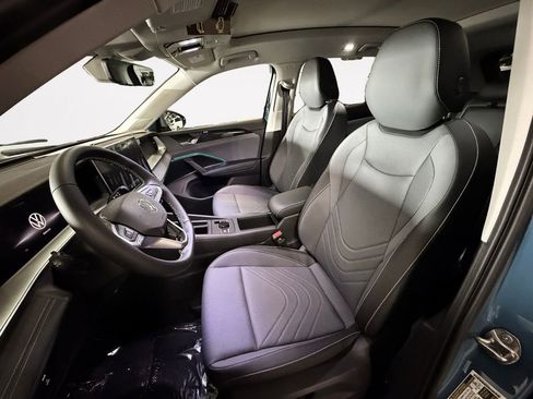 New 2026 Volkswagen Tiguan SE AWD/4WD image 11