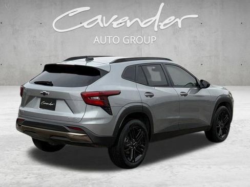 Used 2025 Chevrolet Trax ACTIV FWD image 16