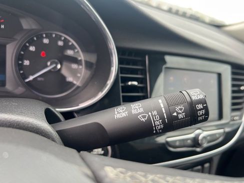 Used 2022 Buick Encore Preferred w/ Safety Package image 19