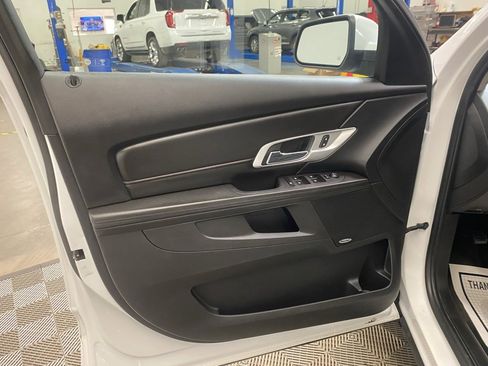 Used 2017 GMC Terrain SLE w/ Convenience Package image 30