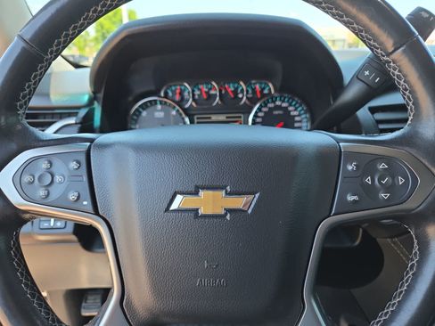 Used 2019 Chevrolet Suburban Premier AWD/4WD image 23