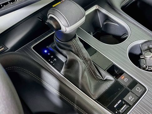 Certified 2025 Toyota Sienna XLE FWD image 15