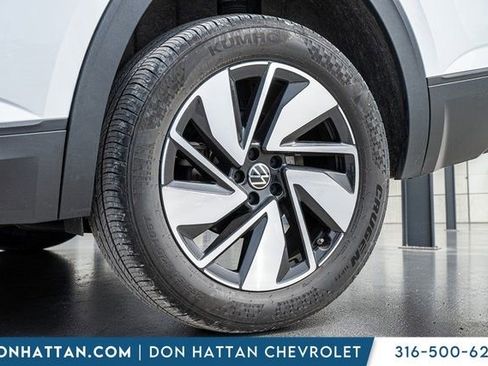 Used 2024 Volkswagen Atlas SE image 39