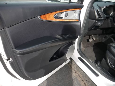 Used 2019 Lincoln Nautilus Reserve w/ Ultimate Package AWD/4WD image 4