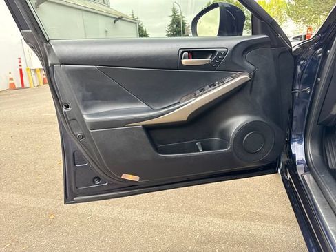 Used 2017 Lexus IS 300 AWD image 17
