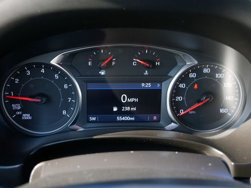 Used 2024 GMC Terrain SLT image 28