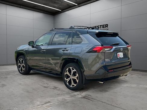 Certified 2022 Toyota RAV4 XSE w/ Weather Package AWD/4WD image 3