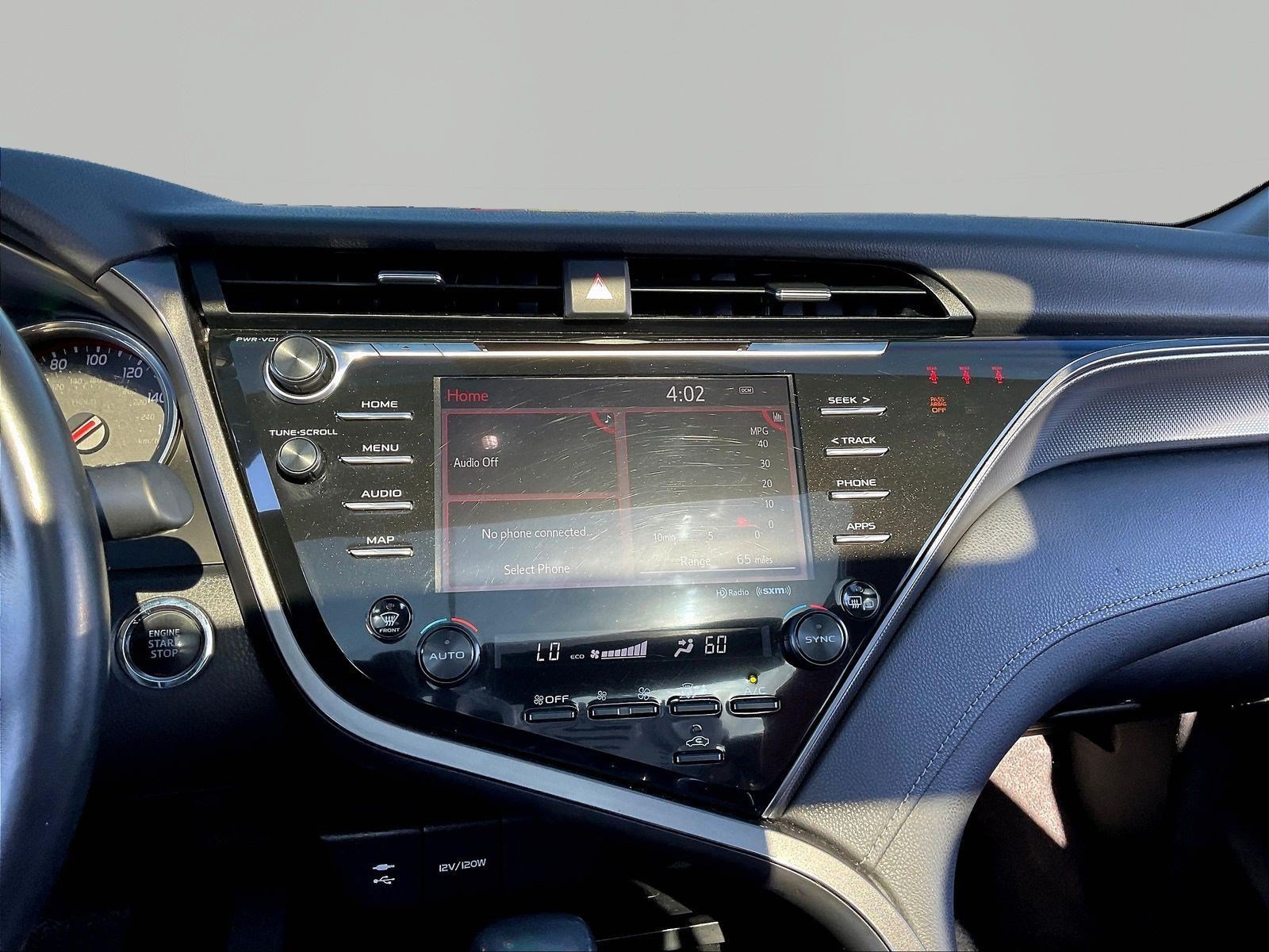 Used 2019 Toyota Camry XSE FWD image 9