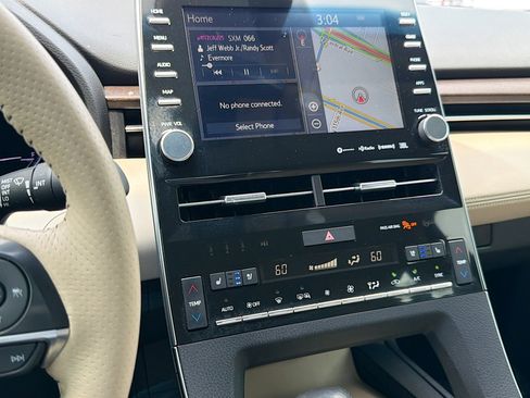 Used 2019 Toyota Avalon Limited FWD image 27