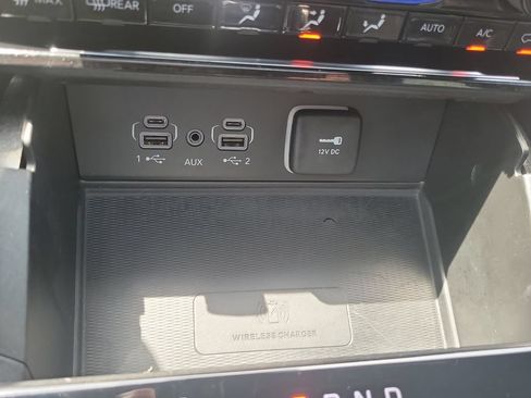 Used 2023 Jeep Grand Cherokee L Laredo AWD/4WD image 21
