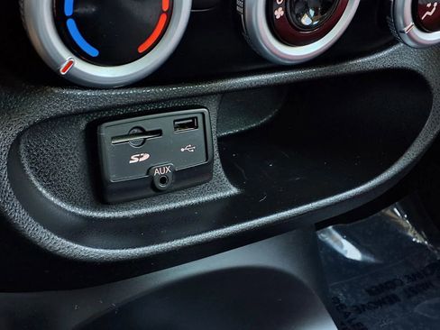 Used 2014 FIAT 500L Easy FWD image 22