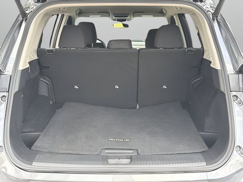 Used 2026 Nissan Rogue SV FWD image 8