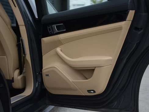 Certified 2019 Porsche Panamera 4 AWD/4WD image 32