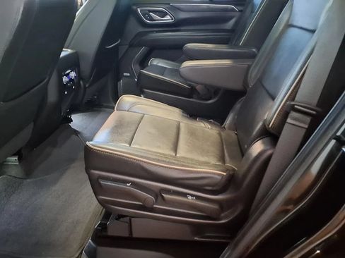 Used 2023 GMC Yukon SLT AWD/4WD image 13