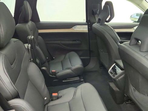 Used 2025 Volvo EX90 Ultra image 26