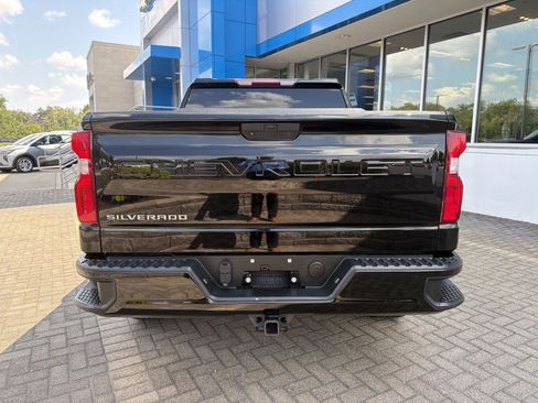 Used 2020 Chevrolet Silverado 1500 Custom w/ Custom Value Package RWD image 4