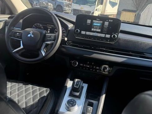 Used 2024 Mitsubishi Outlander SEL image 29