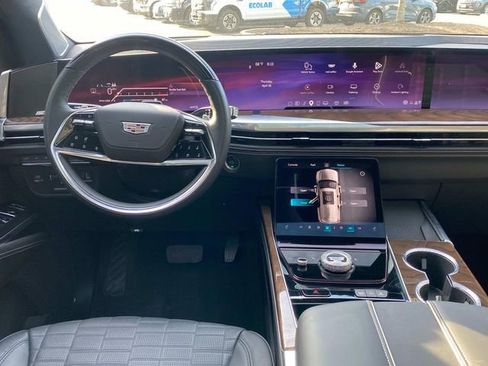 Used 2026 Cadillac Escalade Platinum Sport image 8