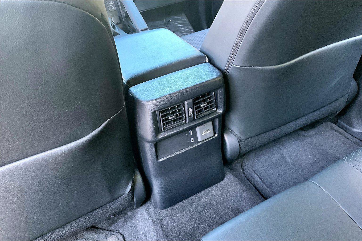 Used 2025 Toyota 4Runner Limited AWD/4WD image 34