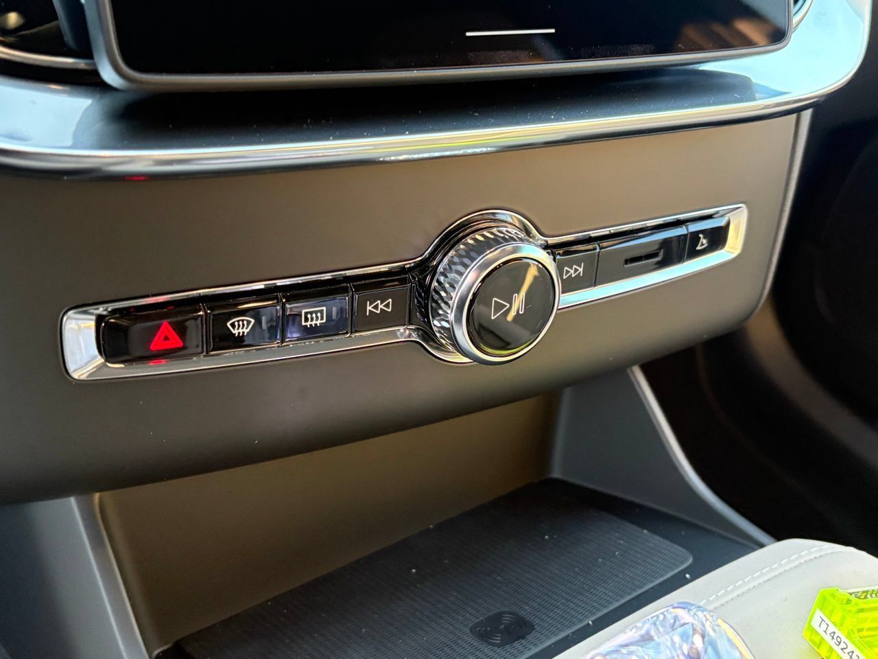 New 2026 Volvo XC90 B6 Plus AWD/4WD image 15